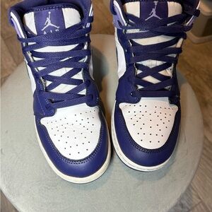 Nike Air Jordan 1 mid Kids Sneakers - Purple and White